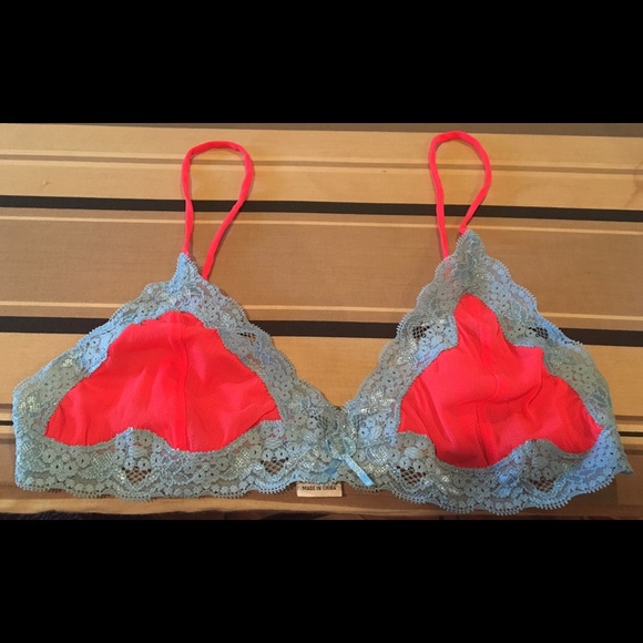 💋 Bralette 💋 - Picture 2 of 4